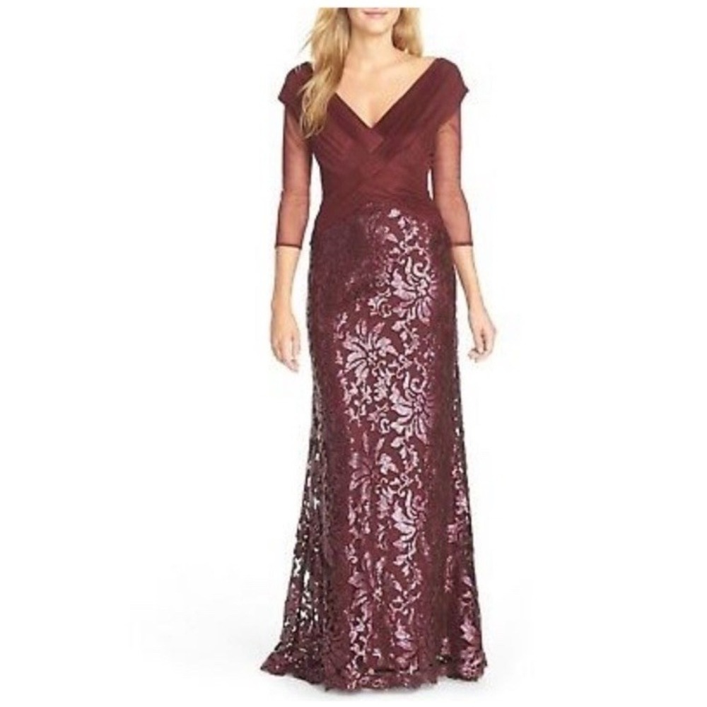 TADASHI SHOJI Auburn‎ Sequin Gown Size 6 Paillette Embroidered Lace V-Neck Dress